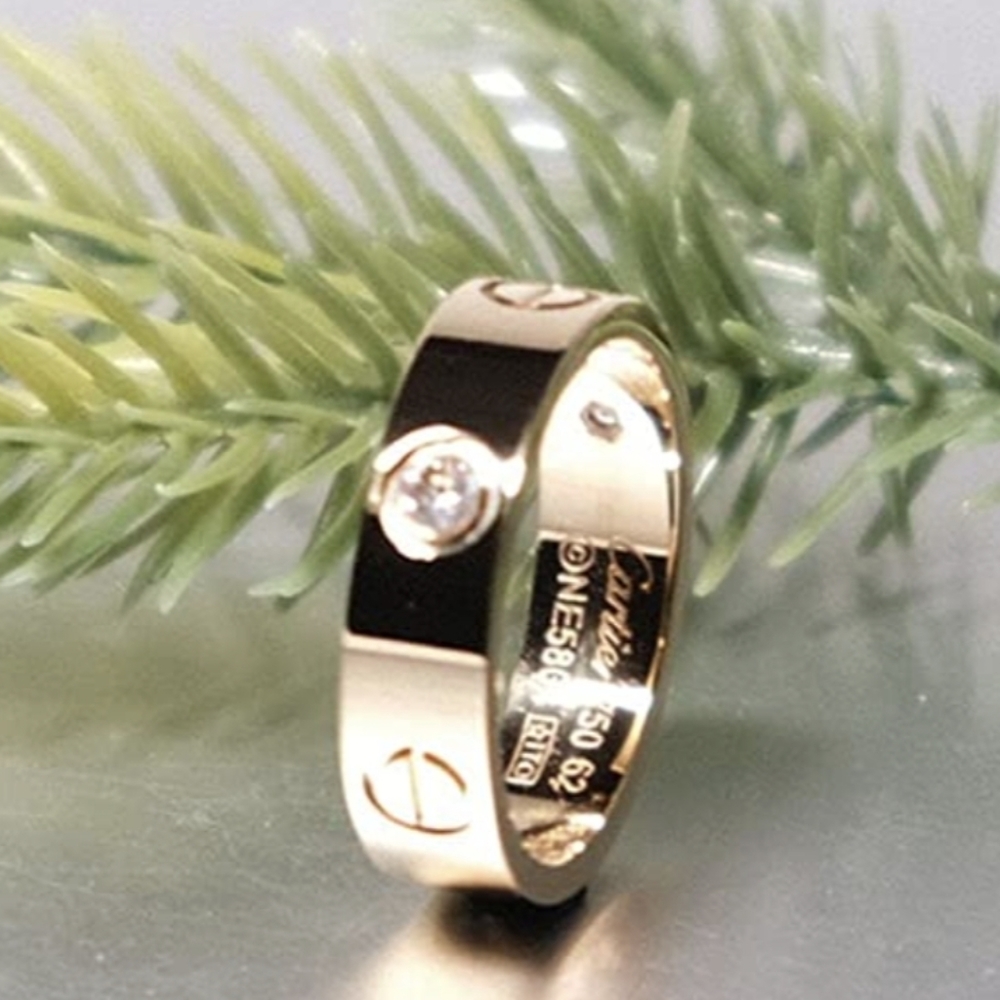 DESIGNER 18 KT GOLD NAIL LOVE RING
